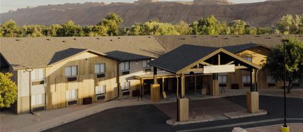 Slackline Moab, Outset Collection by Hil Exterior