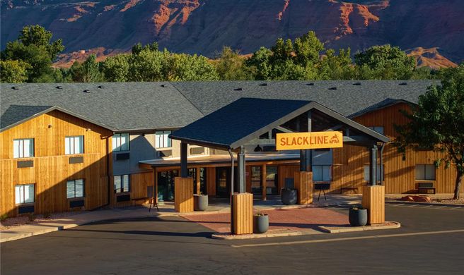 Slackline Moab, Outset Collection by Hil Exterior