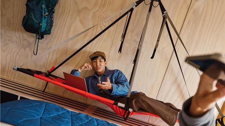 Slackline Moab, Outset Collection by Hil Room