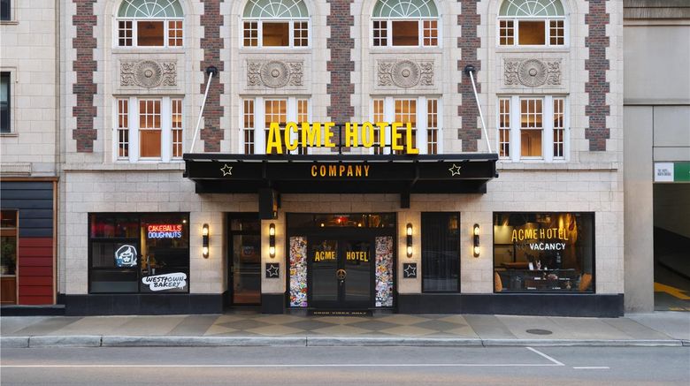 <b>ACME Hotel Company Exterior</b>. Images powered by <a href="https://iceportal.shijigroup.com/" title="IcePortal" target="_blank">IcePortal</a>.