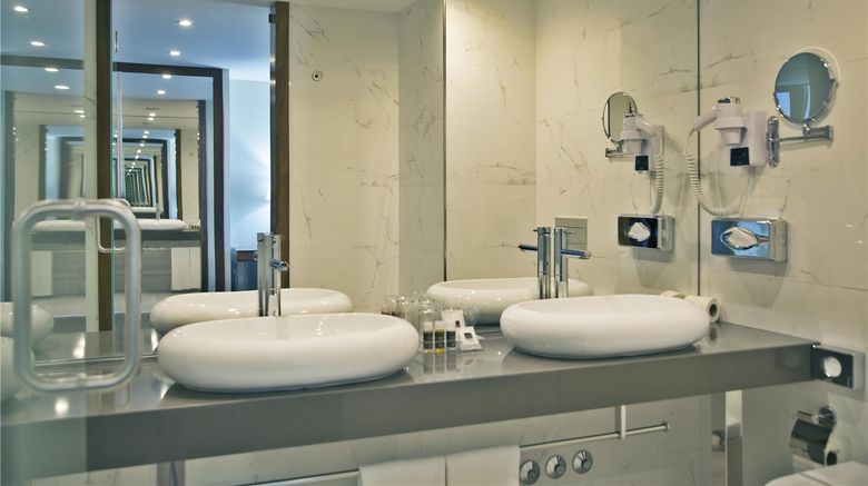 <b>Turim Saldanha Hotel Room</b>. Images powered by <a href="https://iceportal.shijigroup.com/" title="IcePortal" target="_blank">IcePortal</a>.