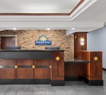 Days Inn by Wyndham Dodge City Lobby