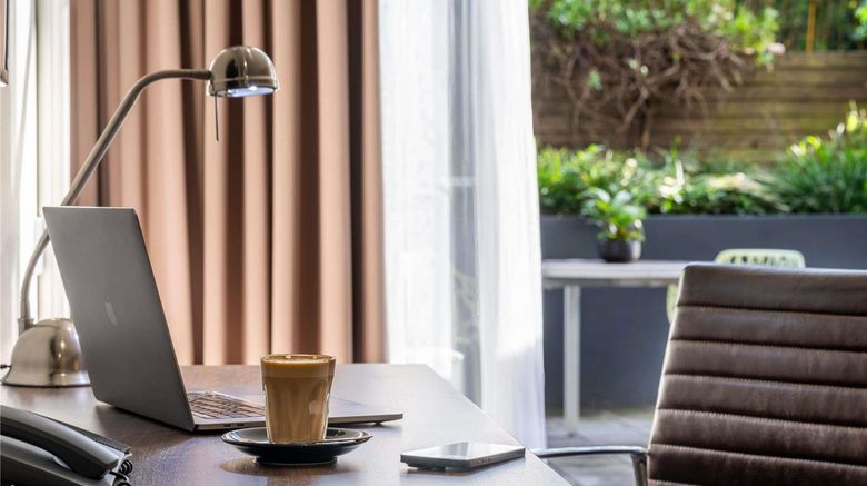 <b>Mercure Sydney St Leonards Room</b>. Images powered by <a href="https://iceportal.shijigroup.com/" title="IcePortal" target="_blank">IcePortal</a>.