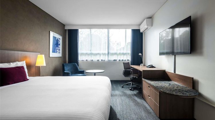 Mercure Sydney St Leonards Room