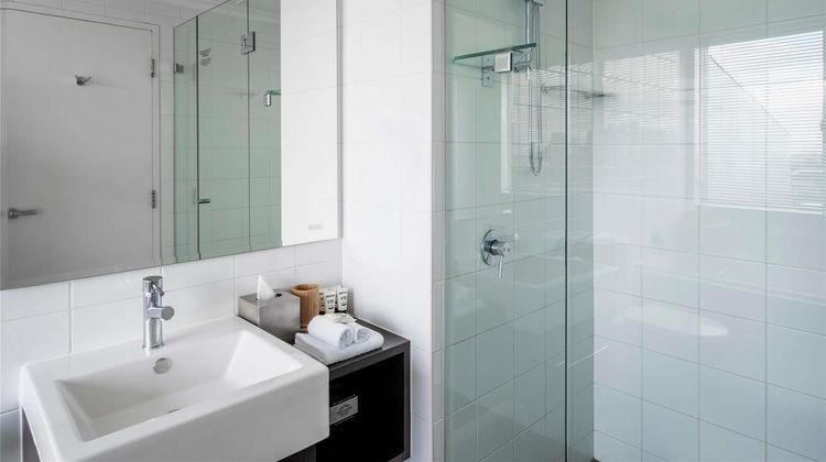 Mercure Sydney St Leonards Room