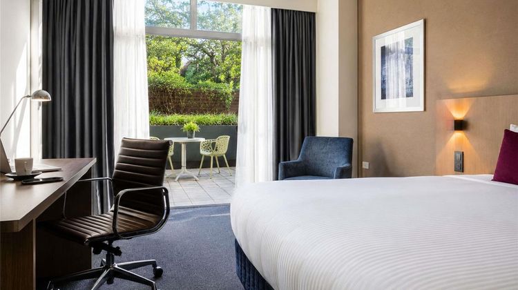Mercure Sydney St Leonards Room