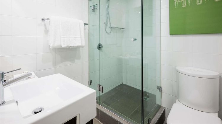 Mercure Sydney St Leonards Room