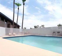 Rodeway Inn & Suites Chandler Phoenix Pool