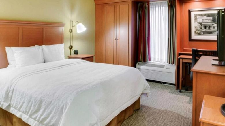<b>Pittsburgh Airport Inn and Suites Room</b>. Images powered by <a href="https://iceportal.shijigroup.com/" title="IcePortal" target="_blank">IcePortal</a>.