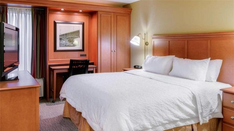 Pittsburgh Airport Inn and Suites Room. Images powered by <a href="https://iceportal.shijigroup.com" target="_blank" rel="noopener">Ice Portal</a>.