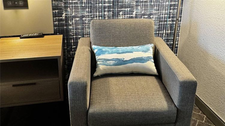 Pittsburgh Airport Inn and Suites Room