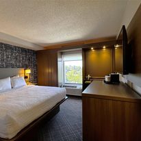 Pittsburgh Airport Inn and Suites