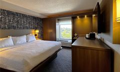Pittsburgh Airport Inn and Suites