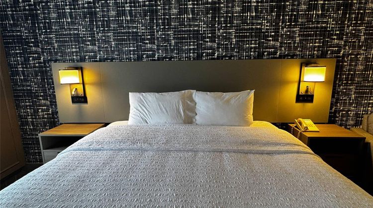 Pittsburgh Airport Inn and Suites Room