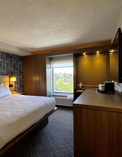 Pittsburgh Airport Inn and Suites