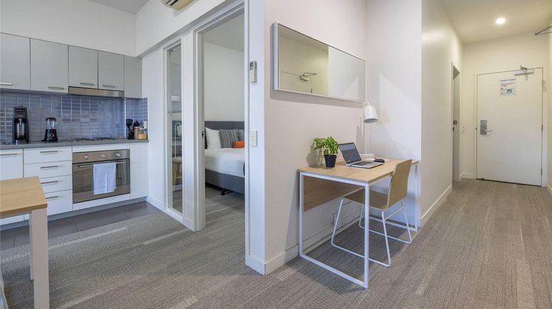 <b>Aligned Corporate Residences Mackay Room</b>. Images powered by <a href="https://iceportal.shijigroup.com/" title="IcePortal" target="_blank">IcePortal</a>.
