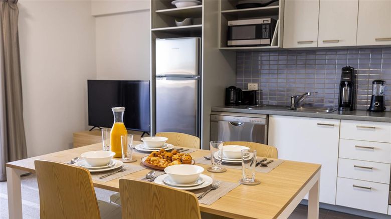 <b>Aligned Corporate Residences Mackay Room</b>. Images powered by <a href="https://iceportal.shijigroup.com/" title="IcePortal" target="_blank">IcePortal</a>.