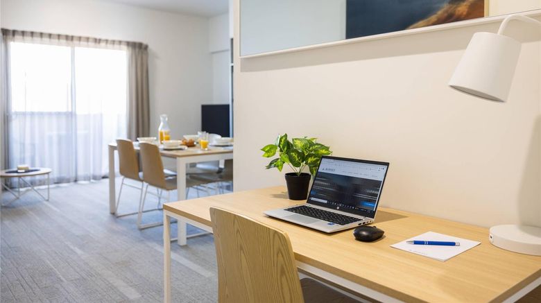 <b>Aligned Corporate Residences Mackay Room</b>. Images powered by <a href="https://iceportal.shijigroup.com/" title="IcePortal" target="_blank">IcePortal</a>.