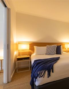 MainStay Suites Williamstown