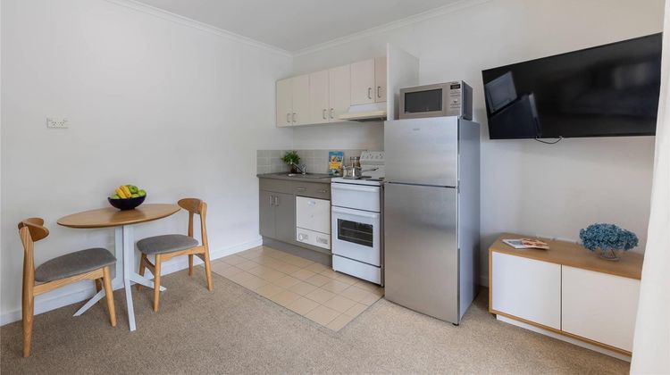 MainStay Suites Williamstown Room