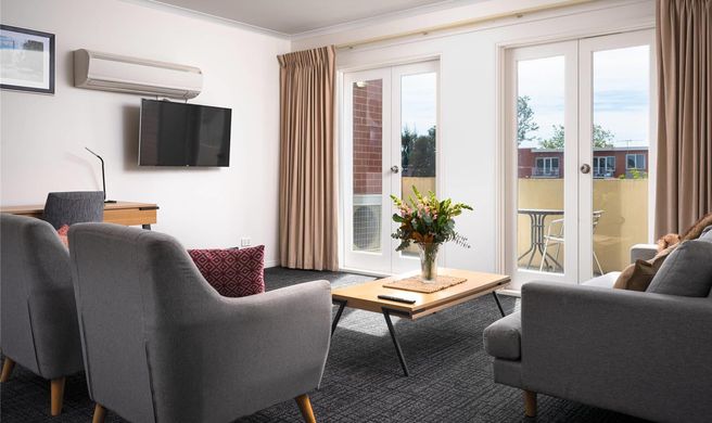 MainStay Suites Kew Room