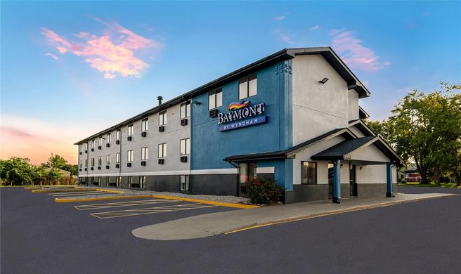 Baymont by Wyndham Findlay Exterior