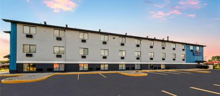 Baymont by Wyndham Findlay Exterior
