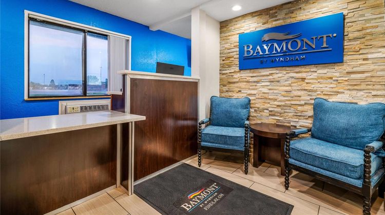 Baymont by Wyndham Findlay Lobby