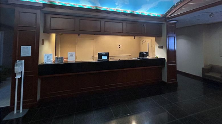<b>Best Western Chocolate Inn at the Park Lobby</b>. Images powered by <a href="https://iceportal.shijigroup.com/" title="IcePortal" target="_blank">IcePortal</a>.