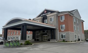 Best Western Plus 1000 Islands Hotel