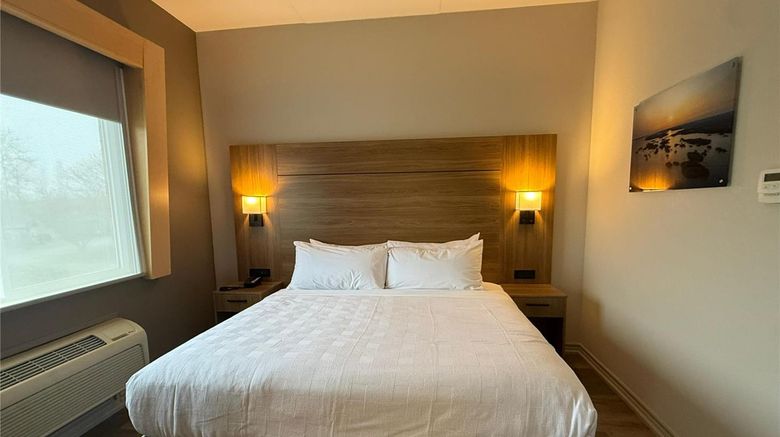 <b>Best Western Plus 1000 Islands Hotel Suite</b>. Images powered by <a href="https://iceportal.shijigroup.com/" title="IcePortal" target="_blank">IcePortal</a>.