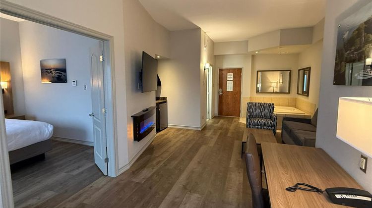 Best Western Plus 1000 Islands Hotel Suite