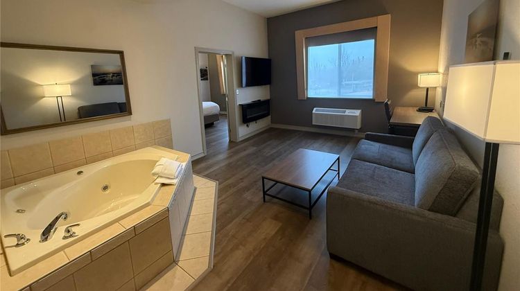 Best Western Plus 1000 Islands Hotel Suite