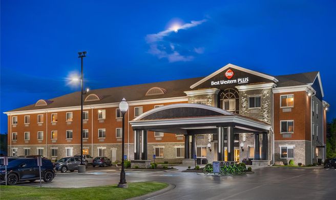 Best Western Plus 1000 Islands Hotel Exterior