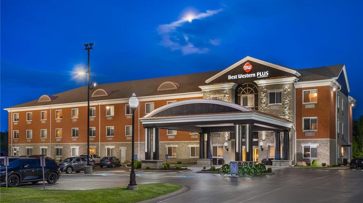 Best Western Plus 1000 Islands Hotel Exterior