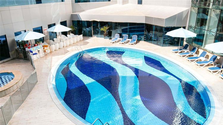 Grand Mercure Business Bay Pool