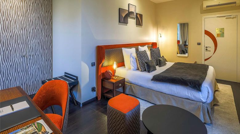 <b>CHATEAU DE MARAVAL Room</b>. Images powered by <a href="https://iceportal.shijigroup.com/" title="IcePortal" target="_blank">IcePortal</a>.