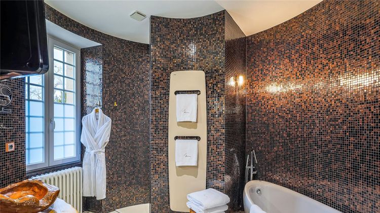CHATEAU DE MARAVAL Room