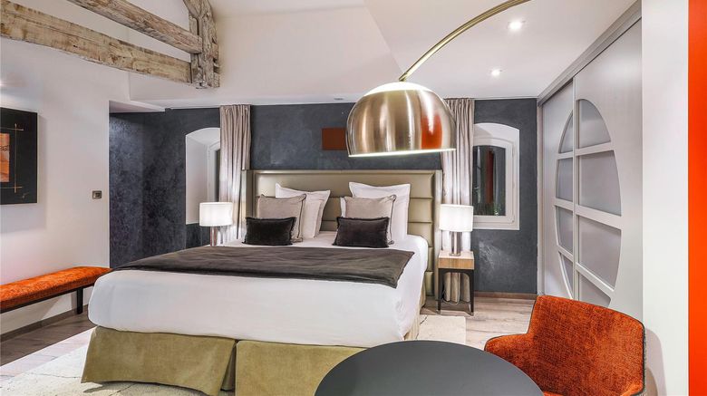 <b>CHATEAU DE MARAVAL Suite</b>. Images powered by <a href="https://iceportal.shijigroup.com/" title="IcePortal" target="_blank">IcePortal</a>.