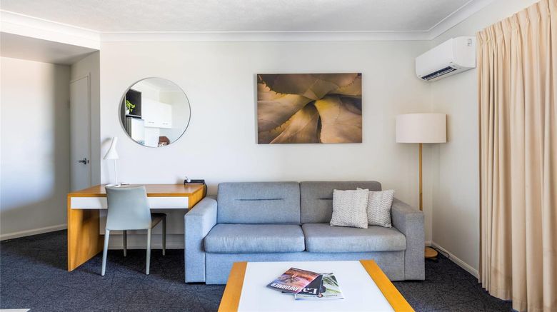 <b>MainStay Suites Townsville Room</b>. Images powered by <a href="https://iceportal.shijigroup.com/" title="IcePortal" target="_blank">IcePortal</a>.