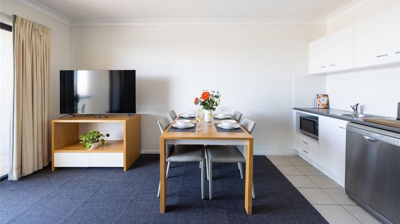 <b>MainStay Suites Townsville Room</b>. Images powered by <a href="https://iceportal.shijigroup.com/" title="IcePortal" target="_blank">IcePortal</a>.