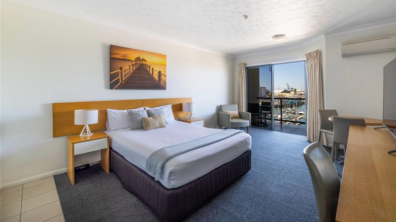 <b>MainStay Suites Townsville Room</b>. Images powered by <a href="https://iceportal.shijigroup.com/" title="IcePortal" target="_blank">IcePortal</a>.