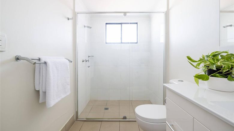 <b>MainStay Suites Townsville Room</b>. Images powered by <a href="https://iceportal.shijigroup.com/" title="IcePortal" target="_blank">IcePortal</a>.