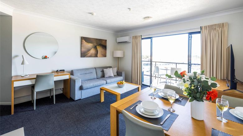 MainStay Suites Townsville Room. Images powered by <a href="https://iceportal.shijigroup.com" target="_blank" rel="noopener">Ice Portal</a>.