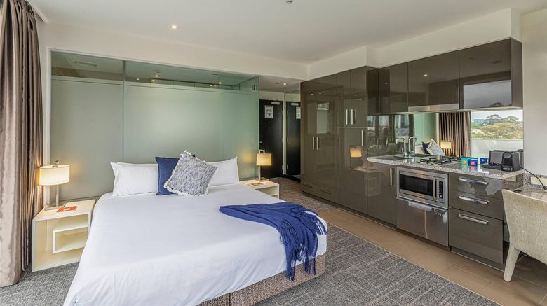 <b>Corporate Living Hawthorn Room</b>. Images powered by <a href="https://iceportal.shijigroup.com/" title="IcePortal" target="_blank">IcePortal</a>.