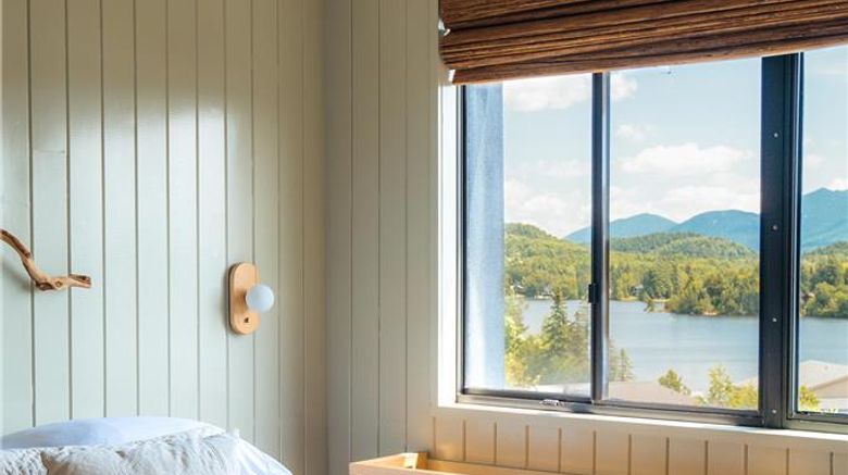 <b>Laurel Lake Placid Suite</b>. Images powered by <a href="https://iceportal.shijigroup.com/" title="IcePortal" target="_blank">IcePortal</a>.