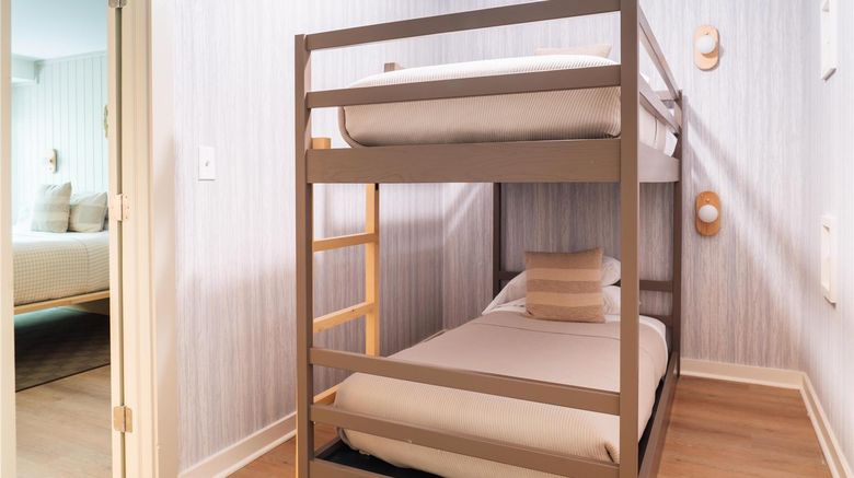<b>Laurel Lake Placid Suite</b>. Images powered by <a href="https://iceportal.shijigroup.com/" title="IcePortal" target="_blank">IcePortal</a>.