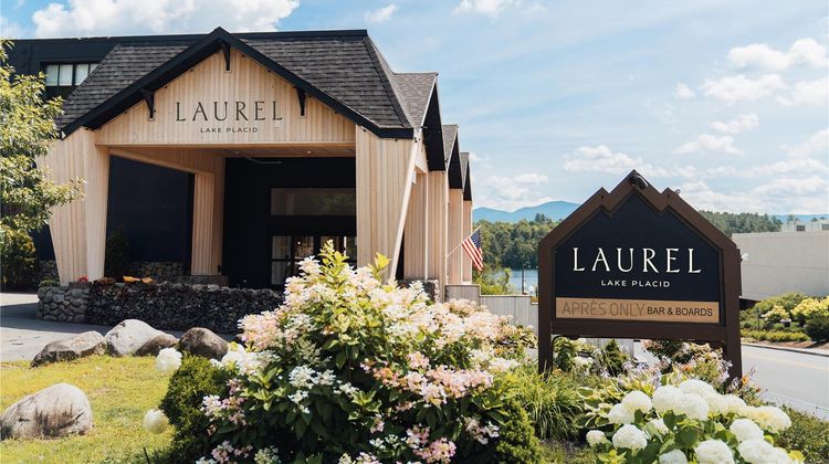 Laurel Lake Placid Exterior