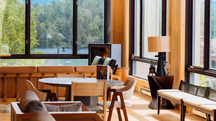 Laurel Lake Placid Lobby