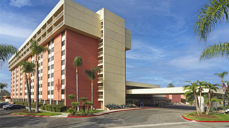 Ontario Airport Hotel & Conference Ctr Exterior